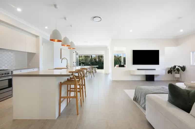 Modern Family Haven in the Heart of Tallai