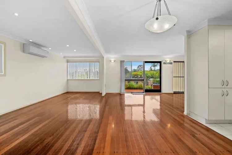 Renovate or Rebuild - 698sqm Block in Aspley!