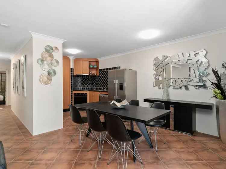 South Perth Ground Floor Apartment - 2 Bed, Study, Courtyard