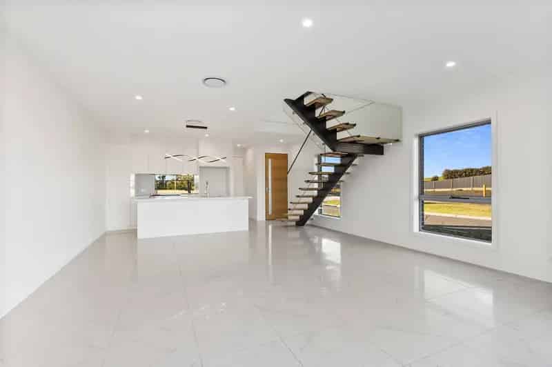 URBAN ELEGANCE MEETS COASTAL CHARM