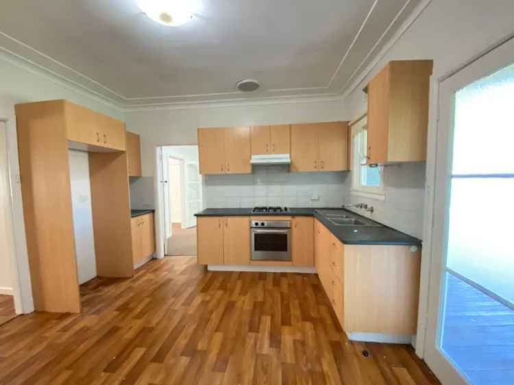 3 Bedroom Family Home.