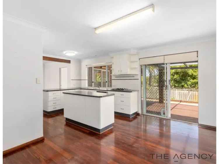 House For Sale in City of Canning, Western Australia