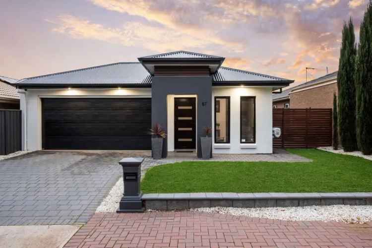 3 Bed 2 Bath Modern Home Huntfield Heights SA