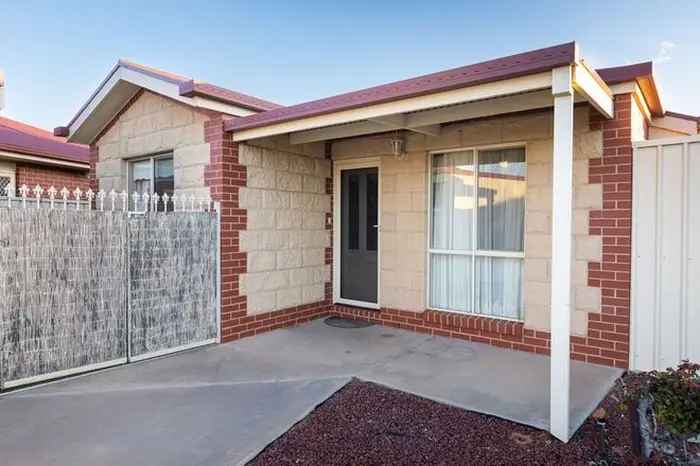 2 Bedroom Townhouse in Red Cliffs CBD