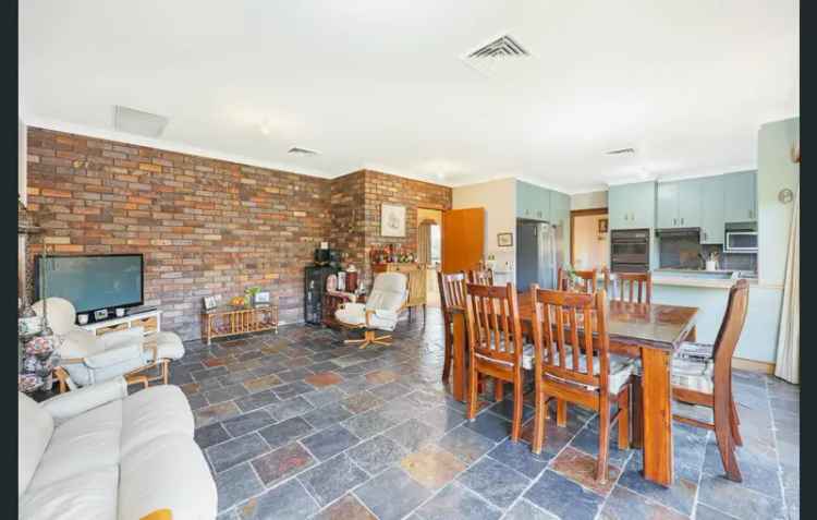 House For Rent in Tamworth, New South Wales