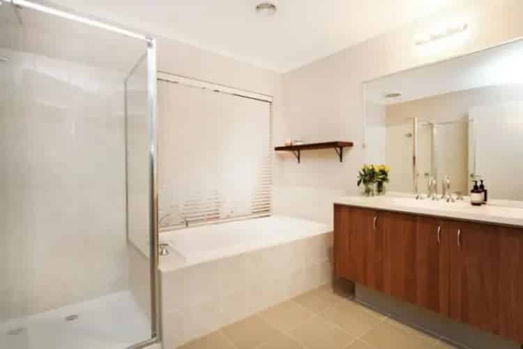 House For Rent , 131, Rose Grange Boulevard, Melbourne, Victoria