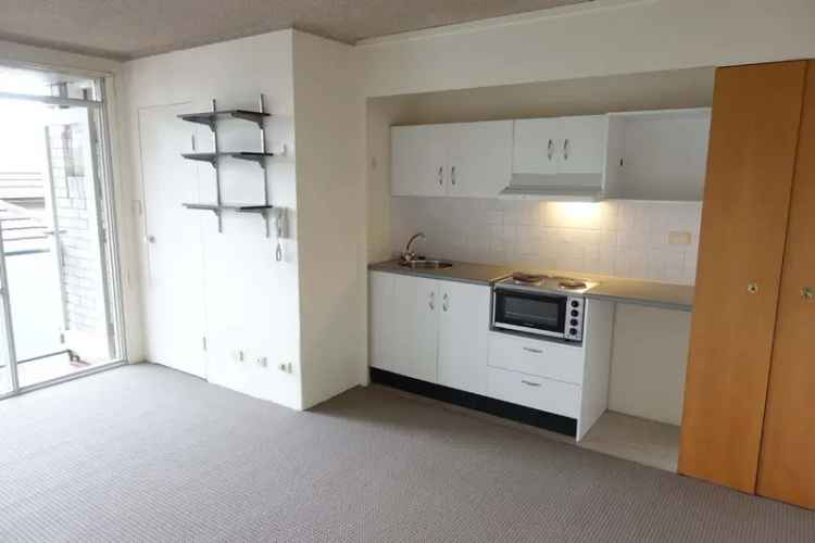 For Rent Studio Apartment in Glebe with Rooftop Pool and BBQ Area