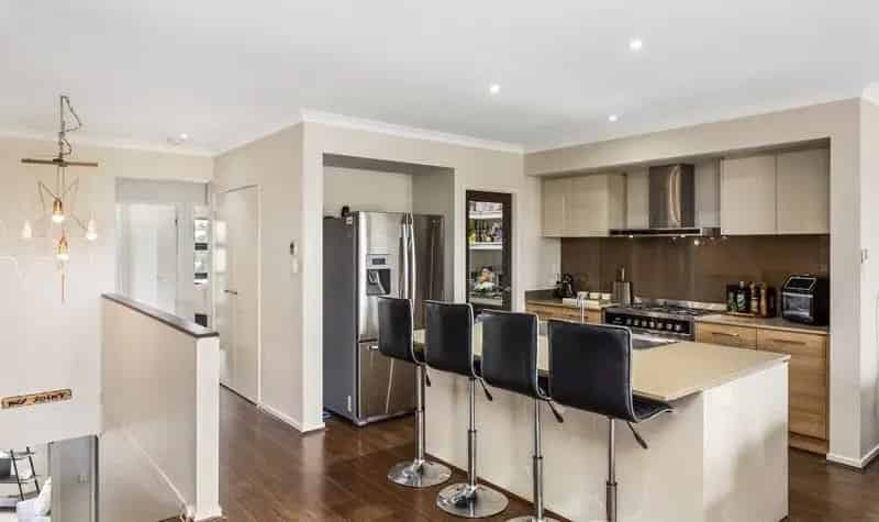 Real Estate For Lease - 6 Peak Lane - Yarrabilba , QLD