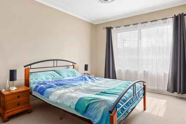 2 Bed Apartment Mona Vale Near Beaches Shops Transport