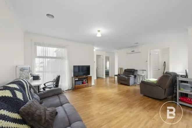 Apartment For Sale , 16, Outtrim Street, Maryborough, Victoria