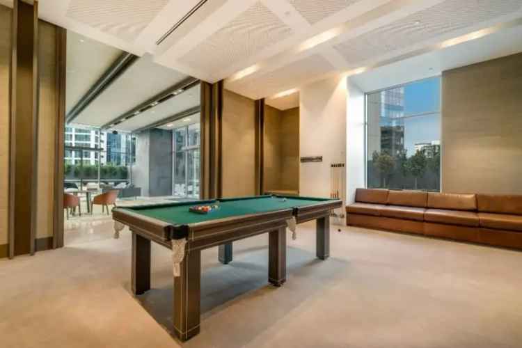 2 Bed 768m² Melbourne Apartment with City Views