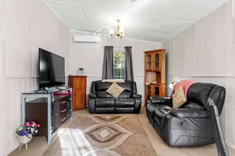 Buy house in Heathcote with 2 bedrooms and outdoor space