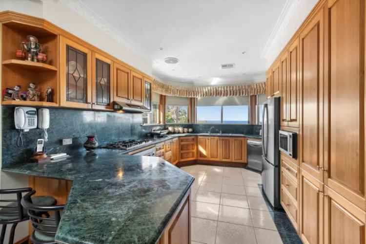 Dual Occupancy Home with Expansive Views on 126 Acres