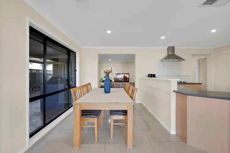 Spacious Home With Scenic Views!