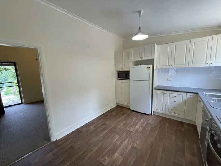 Cooma Cosy Cottage Unit - 2 Bed, Modern Kitchen, Close to Shops