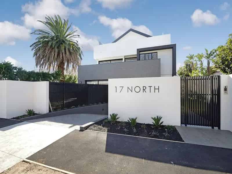 2 rooms apartment of 282 m² in Melbourne