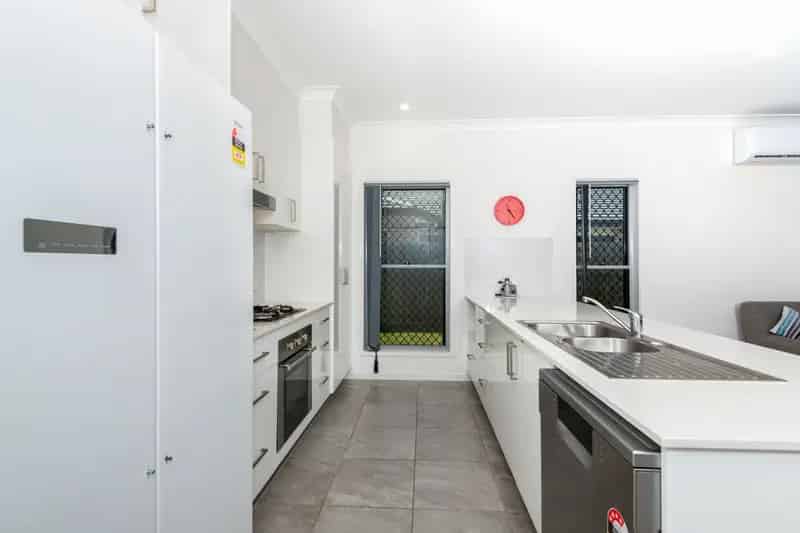 Real Estate For Lease - 11 Oxbow Crescent - Lawnton , QLD