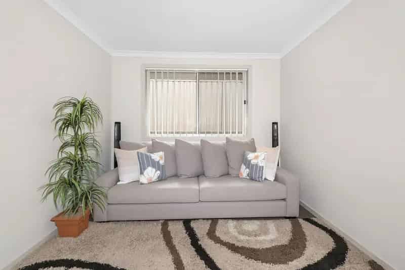 Rent House in Thornton NSW with Four Bedrooms and Modern Amenities