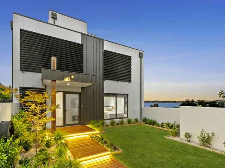 Buy Luxury House with Panoramic Views in Geelong