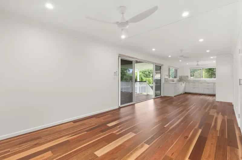NEWLY BUILT MODERN APARTMENT...