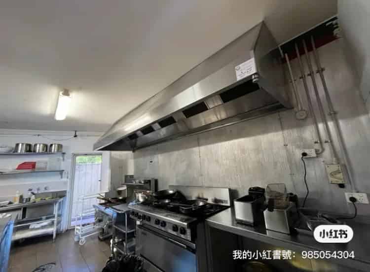 Restaurant and takeaway shop for sell