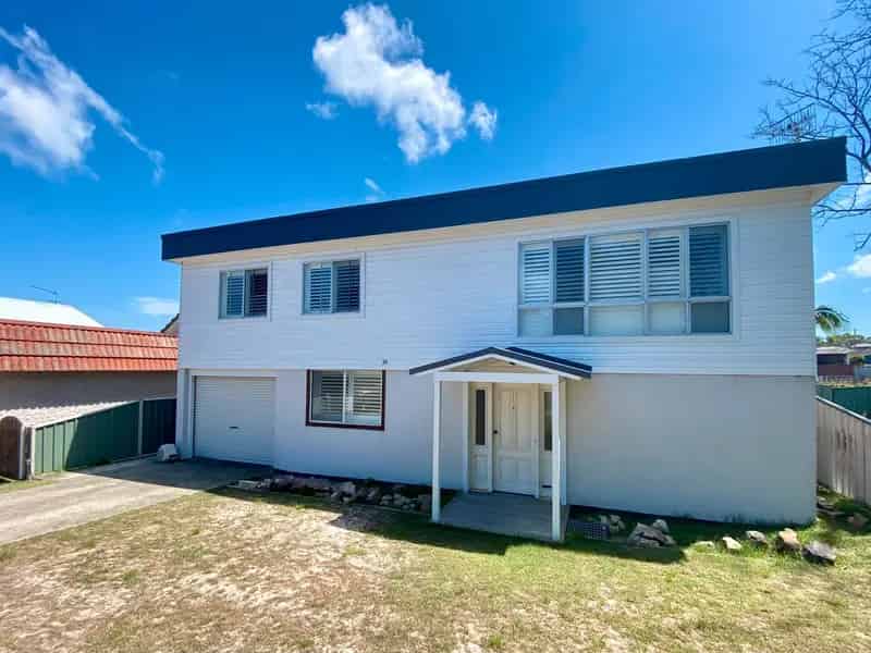 Modern Home in Nelson Bay - All Utilities Included!