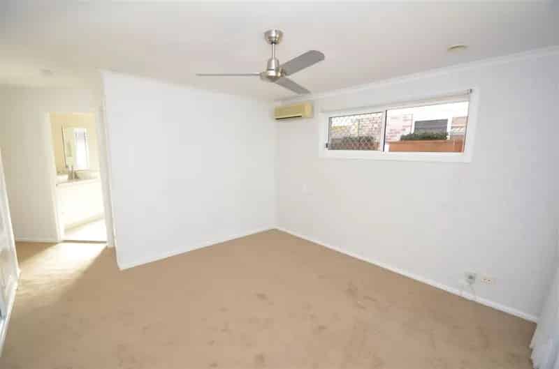 Great Location .. Parkwood Family Home