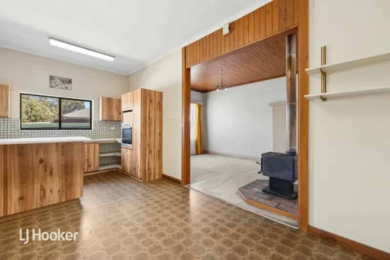 Auction Bungalow in Lobethal with Renovation Potential