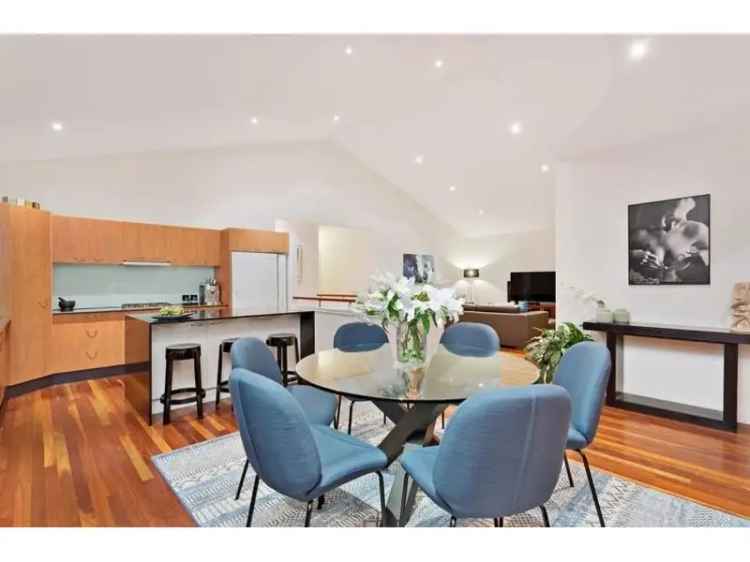 Queenslander Family Home In Sought After Location!