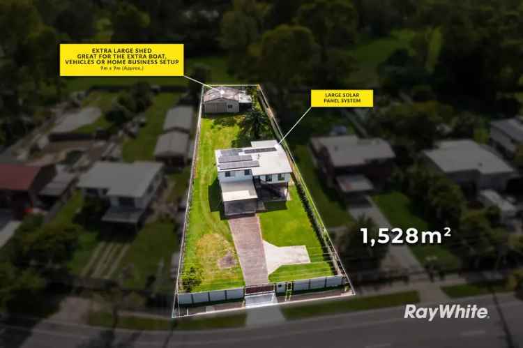 Beautifully Renovated Highset on 1,528m2! Walk to Shopping Centre & Parks!