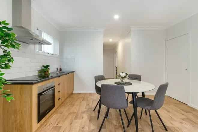 Apartment For Rent , 19, Almond Street, City of Brisbane, Queensland