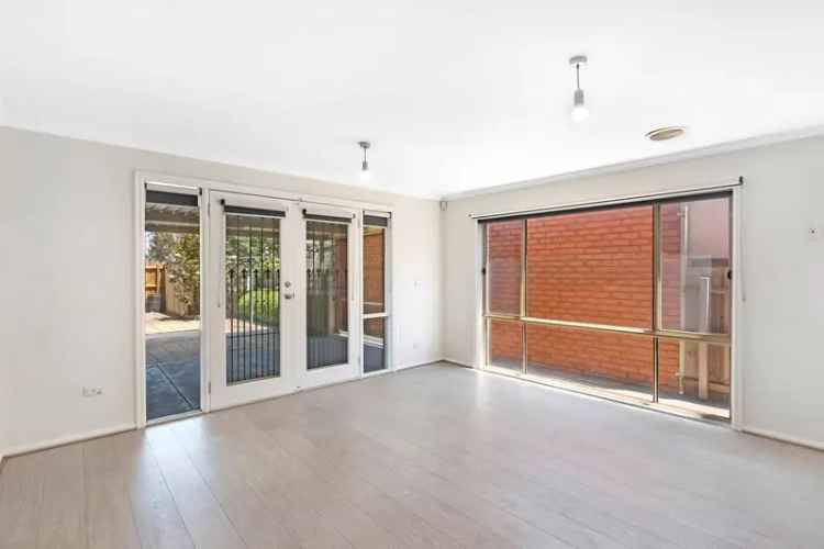  For Rent in 9, Roff Street, Melbourne, Victoria