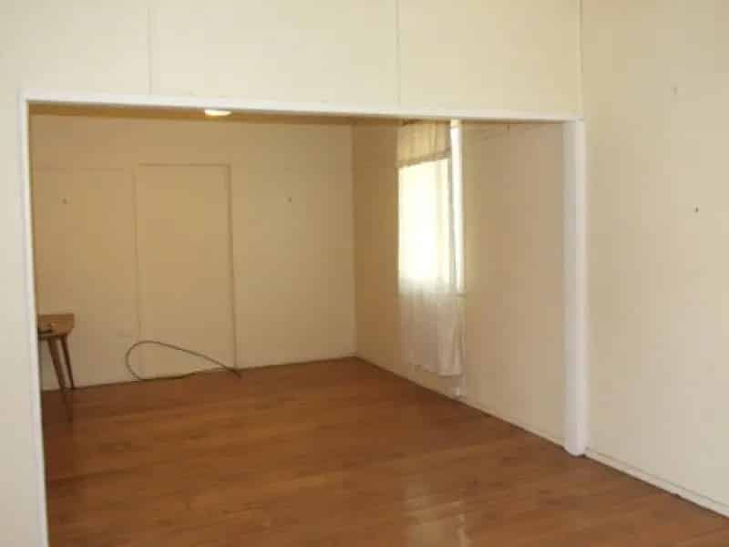 Charming Three-Bedroom Home on Expansive 1730m² Block - A Renovator's Delight!
