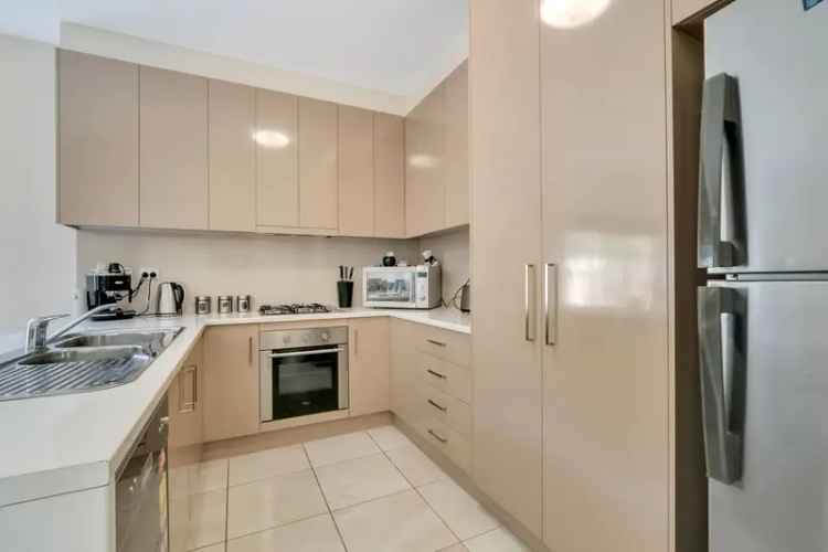 Buy 3 Rooms House in Adelaide with Modern Features and Spacious Areas