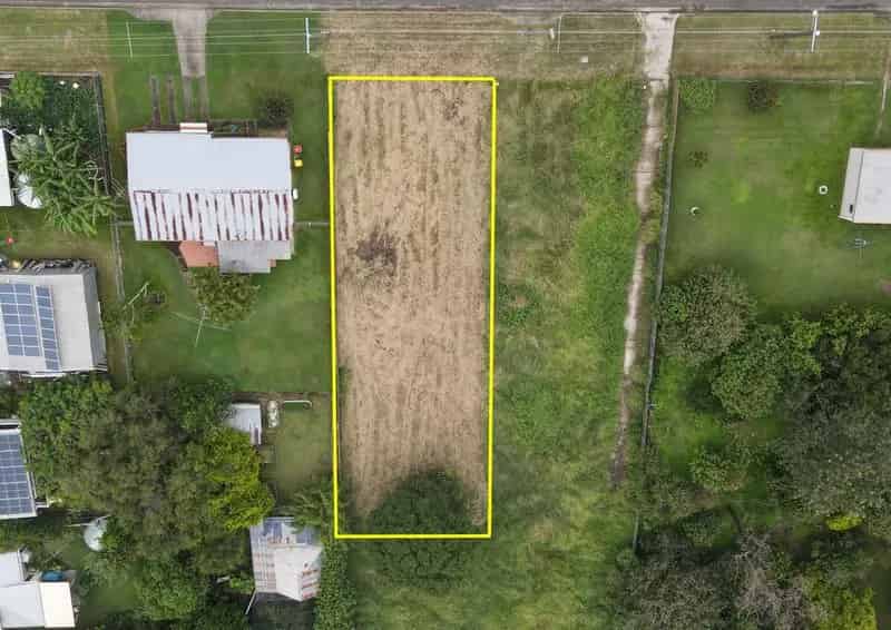 Vacant Land, Ready To Build!