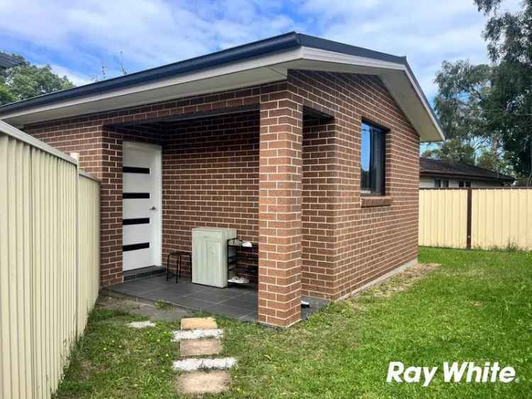 Two Bedroom Granny Flat - Walk to Station & Close to All Amenities