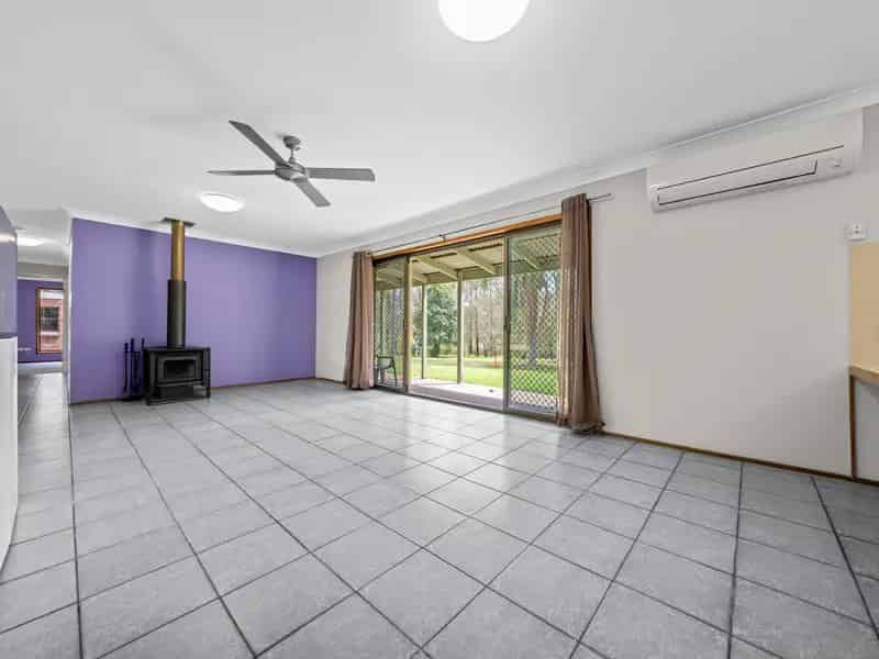 GREAT SIZED FAMILY HOME ON ACREAGE