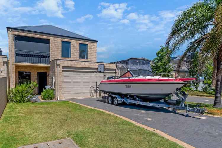 2 Storey Beachside Family Home Palm Beach