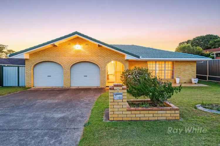 Family Home Eight Mile Plains Three Bedrooms Double Garage