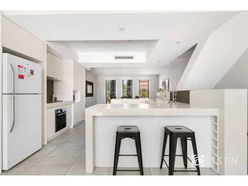 Bendigos Ultimate Address - Fully Furnished Available In April
