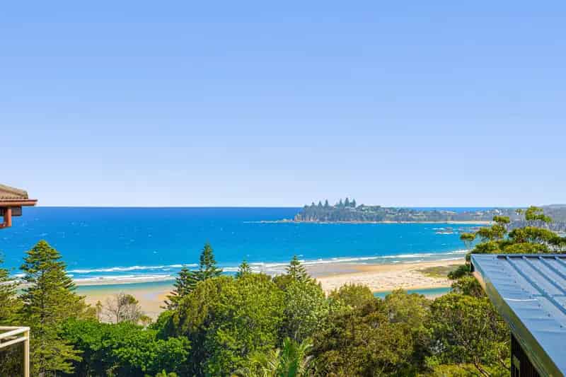 Buy Luxury House in Tuross with Stunning Coastal Views and Modern Features