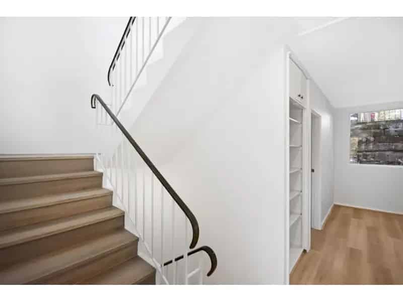 Huge Three Storey, Three Bedroom House With Double Lock Up Garage