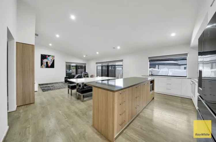 Stunning Buy Family Home in Manor Lakes with Modern Features