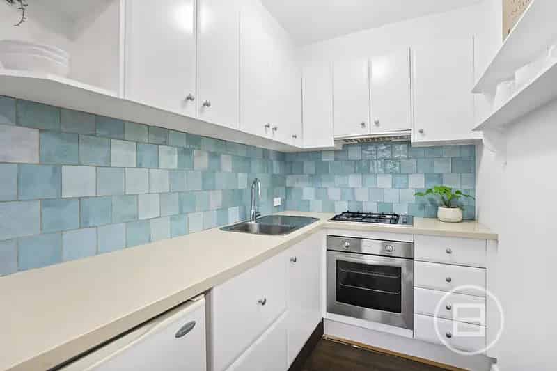 Buy Apartment in Elsternwick with Modern Features and Off Street Parking