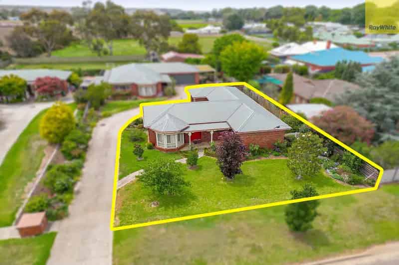 Charming 2-Bedroom Home Near Bacchus Marsh Main Street