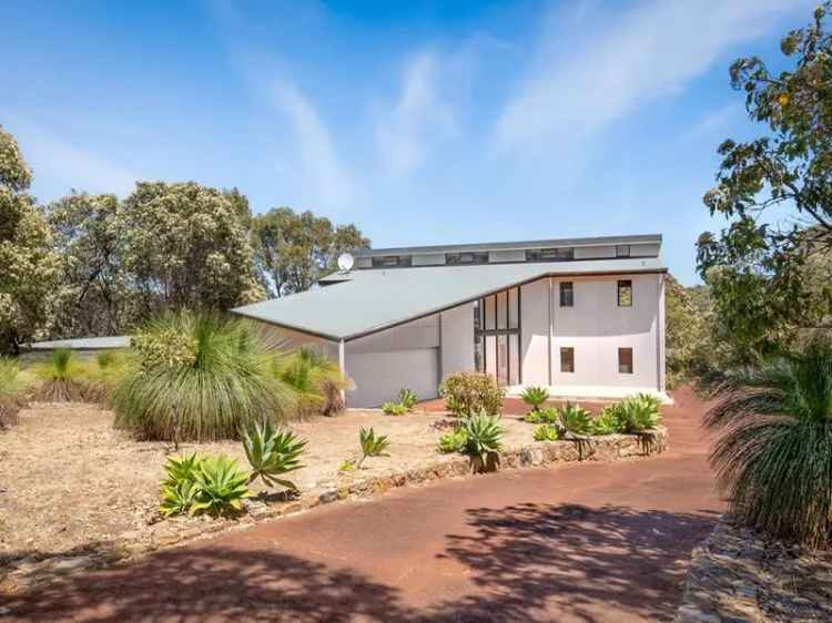 House For Sale in Margaret River, Western Australia