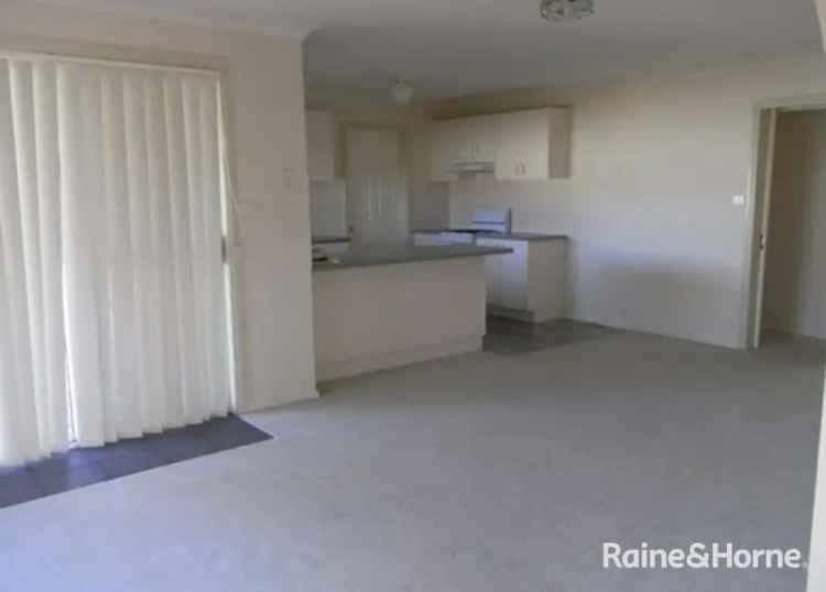 3 Bedroom 2 Bathroom House for Rent in Orange NSW