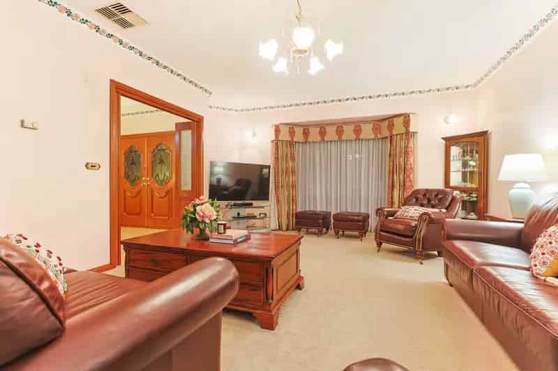 Elegant family living in thriving South Mildura.