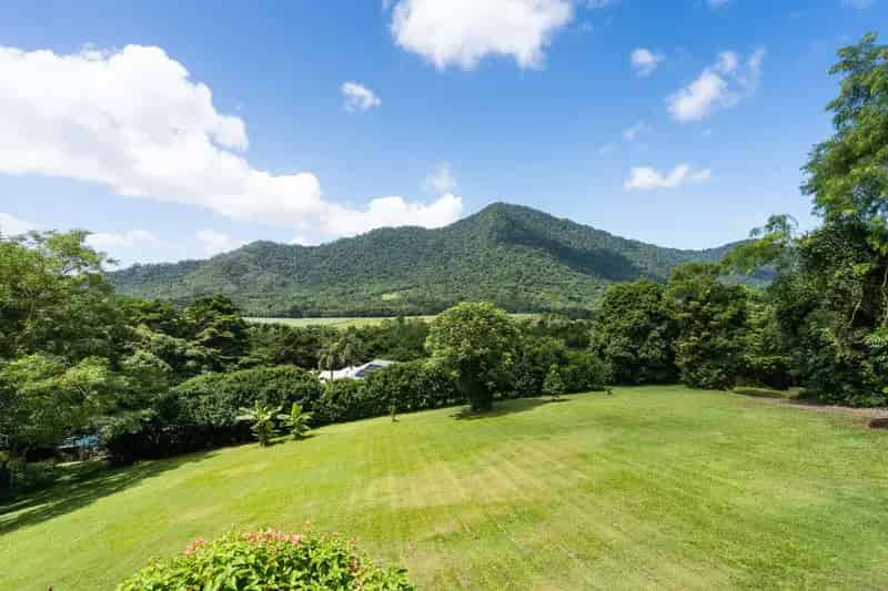 House For Sale , Redlynch, Queensland