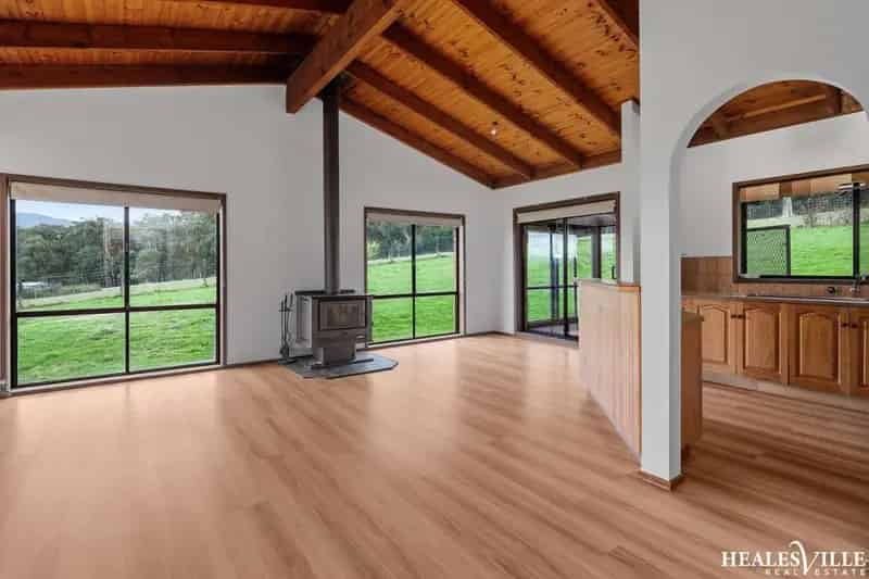 Rent rural property in Healesville with stunning views and equestrian features